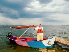 The 4 R’s of Environmentalism in Paraguay – Las 4 R’s de la Ecología en Paraguay – The 4 R’s of Environmentalism in Paraguay A small boat in a body of water