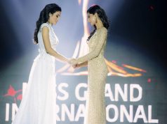 Paraguay Photo Contest A person holding a sign